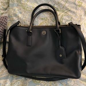 Nearly perfect Tory Burch leather tote
